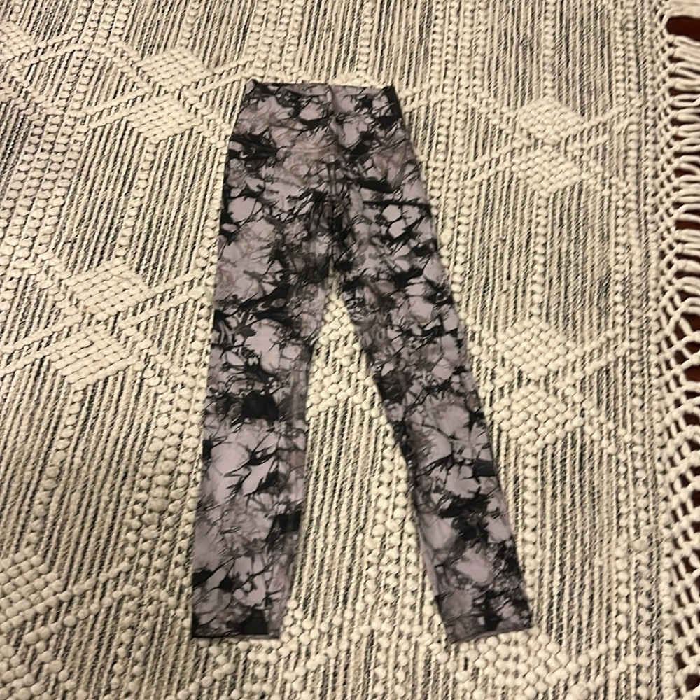 Like new lululemon align 7/8 legging size 0